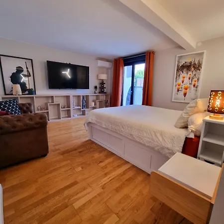 Maison 180 M2 Avec Piscine Et Terrain De Petanque Ferienhaus